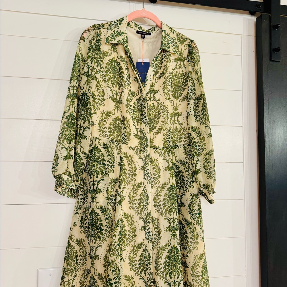 Skies are blue Dress size medium NWT